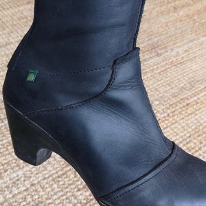 El Naturalista tall leather boots